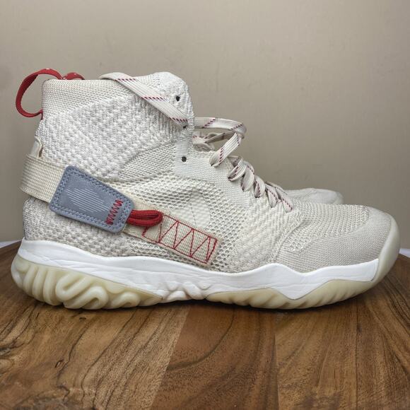 Jordan Apex React Nike Light Cream Mens White And Red Size 10.5 Basketball Shoes - Picture 1 of 9